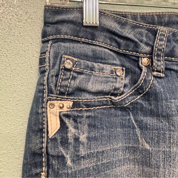 ⭐️ 3/$21 ⭐️ Love Nation Blue Ankle Cropped Jeans with Vintage Wash - Picture 3 of 12